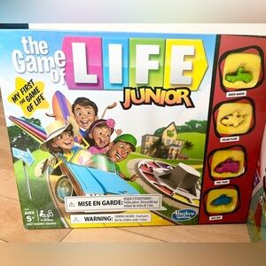 HASBRO- THE GAME OF LIFE JUNIOR Board Game - Complete Set